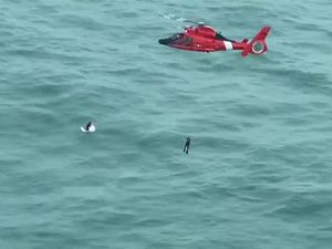 Terhempas Badai hingga ke Laut, Pria Ini Selamat dengan Menaiki Kulkas