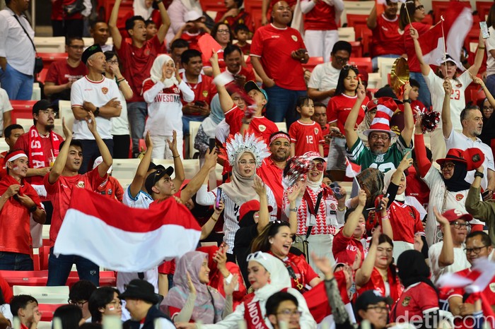 Suporter Timnas Indonesia di Bahrain