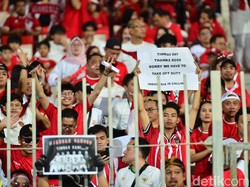 Hasil imbang itu membuat fans Indonesia marah besar karena merasa dicurangi. Selanjutnya, kedua tim akan kembali bertemu di Stadion Utama Gelora Bung Karno, Senayan, Selasa 25/3/2025). (Foto: Jalu Pamuncar/detikSport)