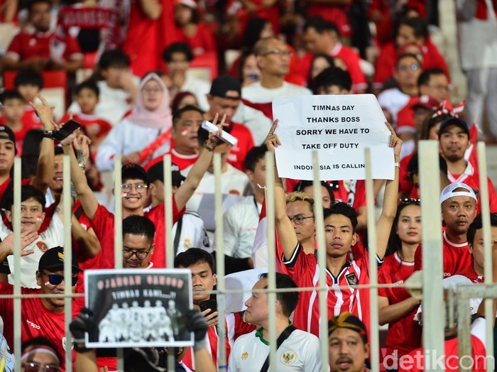 Suporter Timnas Indonesia di Bahrain Suporter Timnas Indonesia di Bahrain