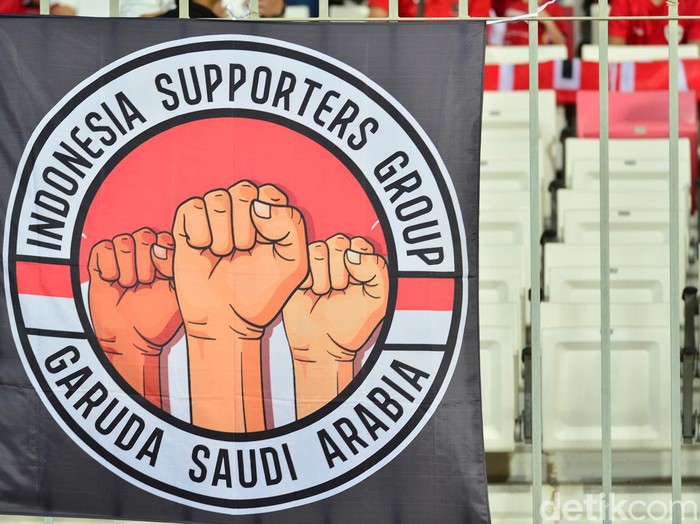 Suporter Timnas Indonesia di Bahrain
