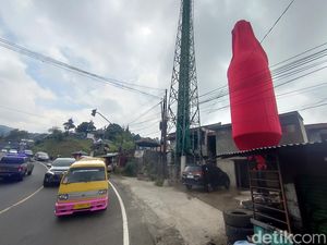 Tugu Botol Kecap di Puncak Dibangun Lagi Tugu Botol Kecap di Puncak Dibangun Lagi