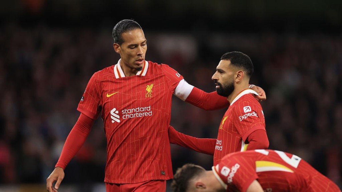 Mohamed Salah dan Virgil van Dijk balik ke Liverpool lebih cepat (Offside via Getty Images/Simon Stacpoole/Offside)