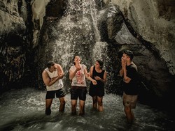 Menyusuri Keindahan Tersembunyi Air Terjun Batu Kapal di Flores Timur