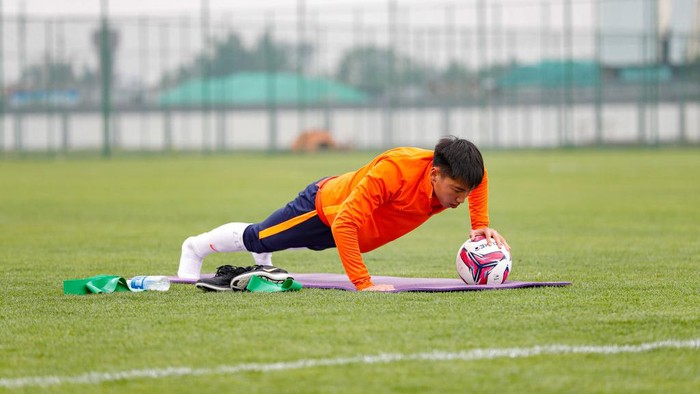 BEIJING, CHINA - MAY 09: Cao Yongjing of Beijing Renhe in action during a training session for the reserve-team players of Beijing Renhe Football Club on May 9, 2020 in Beijing, China. (Photo by Fred Lee/Getty Images)