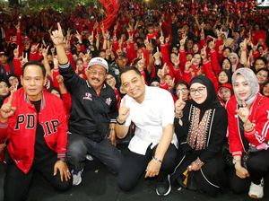 Eri Janji Teruskan Program Pendidikan-Kesehatan Gratis di Surabaya Eri Janji Teruskan Program Pendidikan-Kesehatan Gratis di Surabaya