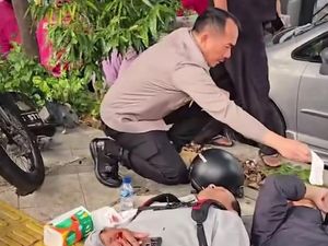 Viral Aksi Sigap Kapusdokkes Polri Tolong Pemotor Korban Kecelakaan di Depok Viral Aksi Sigap Kapusdokkes Polri Tolong Pemotor Korban Kecelakaan di Depok