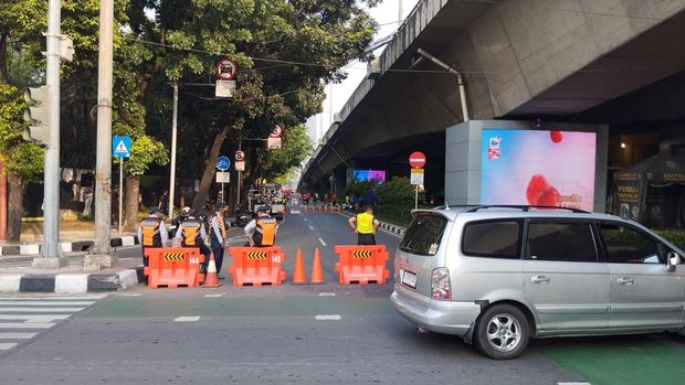 Macet di simpang Mampang Prapatan