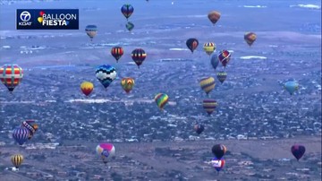 Langit New Mexico Bertabur Pelangi Balon Udara