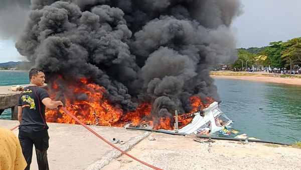 Penampakan Kebakaran Kapal yang Tewaskan Cagub Malut Benny Laos