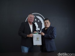 Blak-blakan Bos PSS Sleman Ungkap Alasan Rekrut Coach Mazola Junior