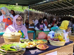 Keseruan Lomba Kreasi Sambal Nusantara Bareng Emak-emak di Pacitan Keseruan Lomba Kreasi Sambal Nusantara Bareng Emak-emak di Pacitan