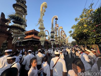 Potret Sakral Tradisi Ngerebong Desa Adat Kesiman Bali