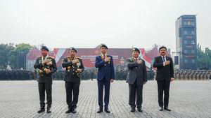 Potret Jokowi dan Prabowo Bersama Kapolri Saat Apel Operasi Mantap Brata