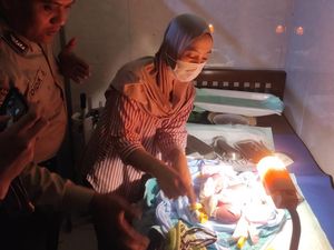 Dalih Pura-pura Temukan Bayi tapi Anak Sendiri demi Tutupi Hamil di Luar Nikah Dalih Pura-pura Temukan Bayi tapi Anak Sendiri demi Tutupi Hamil di Luar Nikah