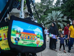 Berburu Produk UMKM di Lapangan Banteng Berburu Produk UMKM di Lapangan Banteng