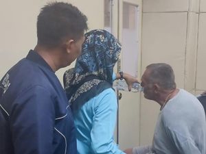 WN Inggris Bikin Panik, Nyebur Berjam-jam di Pantai Kuta WN Inggris Bikin Panik, Nyebur Berjam-jam di Pantai Kuta