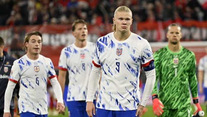 Soccer Football - UEFA Nations League - Group B3 - Austria v Norway - Raiffeisen Arena, Linz, Austria - October 13, 2024 Norways Erling Haaland looks dejected after the match REUTERS/Elisabeth Mandl