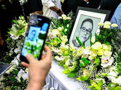 Jenazah Cagub Malut Benny Laos Disemayamkan di RSPAD