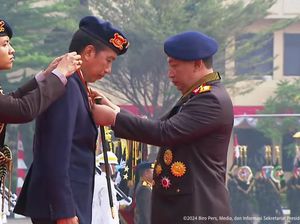 Video Jokowi Dianugerahi Medali Kehormatan Loka Praja Samrakshana