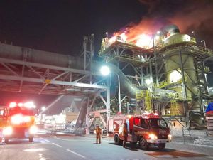 Kebakaran-Suara Ledakan Terjadi di Kawasan JIIPE Gresik, Tak Ada Korban Jiwa