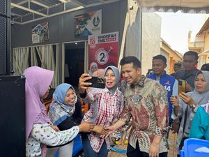 Kelompok Usaha Ibu-ibu Perajin Anyaman di Kediri Dukung Khofifah-Emil