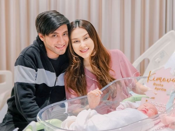 7 Foto Perdana Baby Kimova Anak Kevin Aprilio-Vicy Melanie, Imut Menggemaskan