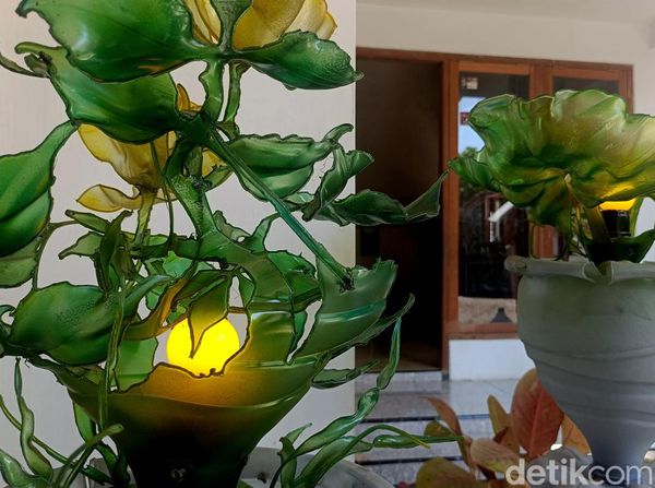 Sulap Galon Bekas Jadi Lampu Hias Cantik