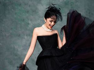 Totalitas Marshanda Berperan Jadi Konselor Pernikahan Totalitas Marshanda Berperan Jadi Konselor Pernikahan