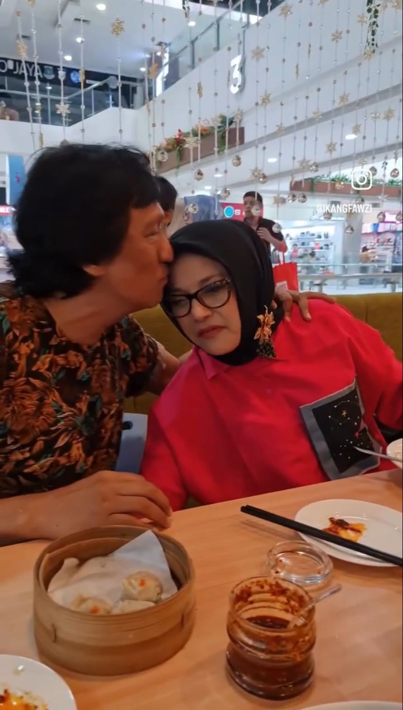 Momen Ultah Mendiang Marissa Haque Momen Ultah Mendiang Marissa Haque
