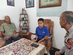Viral Polisi Kota Blitar Sekolahkan Anak yang Diusir Ibu Tirinya