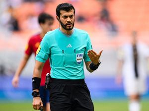 Pujian Netizen RI untuk Wasit Omar Ali: Ini Contoh Wasit Adil! Pujian Netizen RI untuk Wasit Omar Ali: Ini Contoh Wasit Adil!