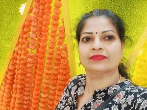 PNS di India Dimutasi Gegara Pakai Lipstik Merah