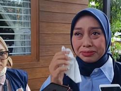 Tangis Putri Karlina Ingat Anak Saat Sibuk Kampanye Pilbup Garut