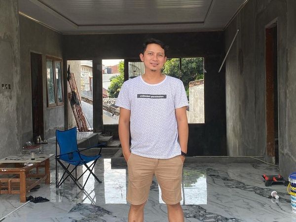 Penampakan Rumah Aden Bajaj yang Renovasinya Nggak Kelar-kelar
