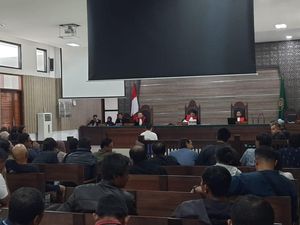 Sidang Investasi Bodong Madu Klanceng di Kediri Mulai Bergulir Sidang Investasi Bodong Madu Klanceng di Kediri Mulai Bergulir