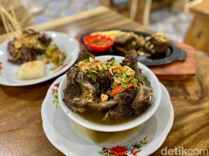 Sop Mak Garang: Kenyang Mantap! Sop Iga Jumbo Plus Taburan Cabai Rawit Sop Mak Garang: Kenyang Mantap! Sop Iga Jumbo Plus Taburan Cabai Rawit