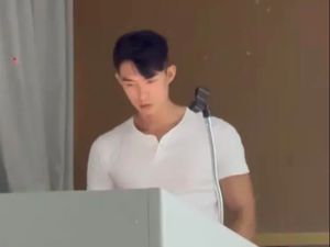 Viral Dosen Ganteng Mirip Personel F4, Mahasiswi Antre Daftar Kelasnya