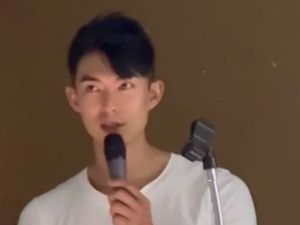 Mahasiswi Viralkan Kegantengan Dosennya di Medsos, Bikin Netizen Terpesona Mahasiswi Viralkan Kegantengan Dosennya di Medsos, Bikin Netizen Terpesona