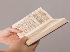 Tafsir Surah Al Hasyr Ayat 7: Cara Membagi Harta Sesuai Ajaran Rasulullah Tafsir Surah Al Hasyr Ayat 7: Cara Membagi Harta Sesuai Ajaran Rasulullah
