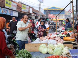 Kunjungi Pasar Sumedang, Jeje Dengarkan Curhatan Pedagang