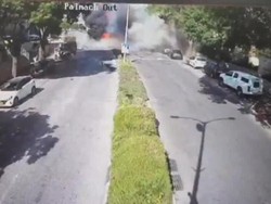 Video CCTV Rudal Hizbullah Jatuh di Jalanan Israel