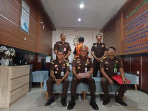Kejari Sumbawa Tetapkan Tersangka Korupsi Dana Pokir Mesin Pertanian DPR RI Kejari Sumbawa Tetapkan Tersangka Korupsi Dana Pokir Mesin Pertanian DPR RI