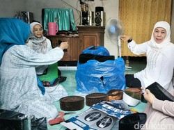 Khofifah Dorong Kampung Songkok Jadi Desa Devisa di Gresik