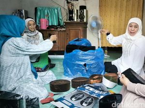 Khofifah Dorong Kampung Songkok Jadi Desa Devisa di Gresik Khofifah Dorong Kampung Songkok Jadi Desa Devisa di Gresik