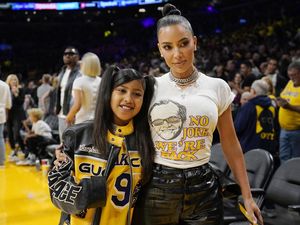 Kim Kardashian Tuai Kritik Usai North West Pakai Outfit Terlalu Dewasa Kim Kardashian Tuai Kritik Usai North West Pakai Outfit Terlalu Dewasa