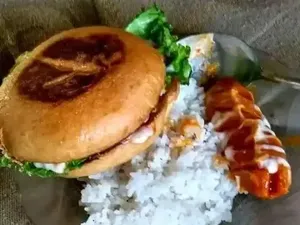 Kocak! 10 Makanan ala Barat yang Diadaptasi dengan Selera Lokal Kocak! 10 Makanan ala Barat yang Diadaptasi dengan Selera Lokal