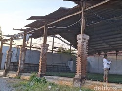 Belum Genap 5 Tahun, Lapangan Futsal Rp 2,5 Miliar di Lembongan Rusak Parah