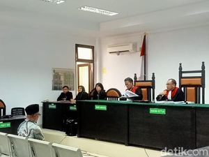 Video: Eks Kadis PUPR Gorontalo Divonis Bebas di Kasus Korupsi SPAM Dungingi Video: Eks Kadis PUPR Gorontalo Divonis Bebas di Kasus Korupsi SPAM Dungingi