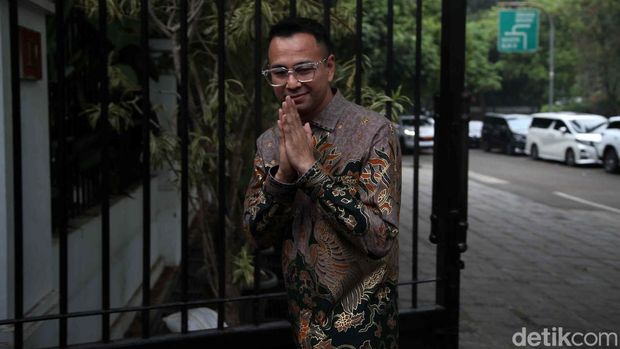 Raffi Ahmad dan Yovie Widianto menemui Preside terpilih Prabowo Subianto di Kertanegara, Jakarta. Mereka diprediksi menjadi calon wakil menteri di kabinet Prabowo-Gibran.